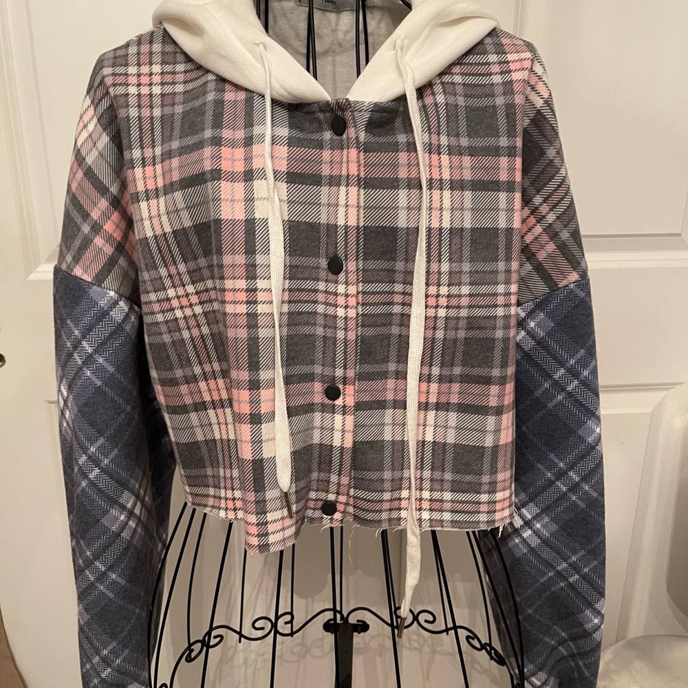 Adika crop button up